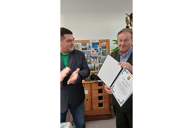 A Pilisi Szlovák Nemzetiségi Önkormányzat ünnepélyes évzáró rendezvényének a keretében köszöntöttük Sedró János leköszönő elnököt.