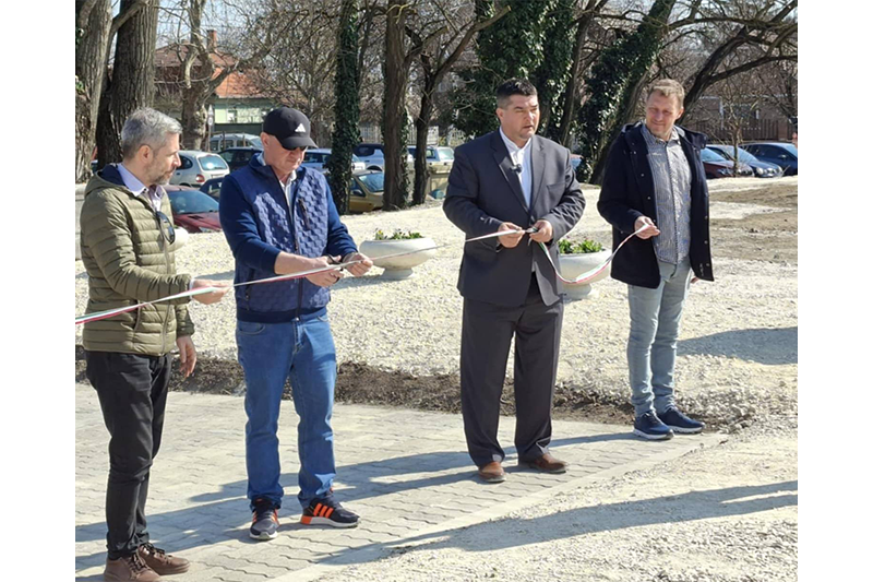 Új P+R parkoló segíti a Pilisieket a vasútállomásnál