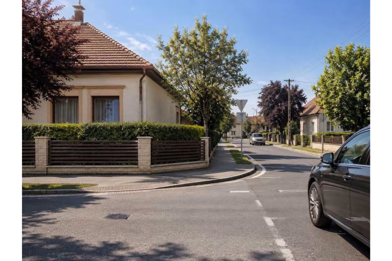 Felhívás a saroktelek tulajdonosaihoz