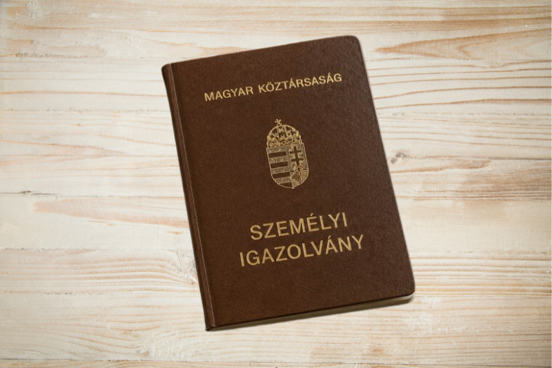 Augusztus 3-án érvényét veszti a 2000. január 1-e előtt kiállított, könyv formátumú, személyi igazolvány